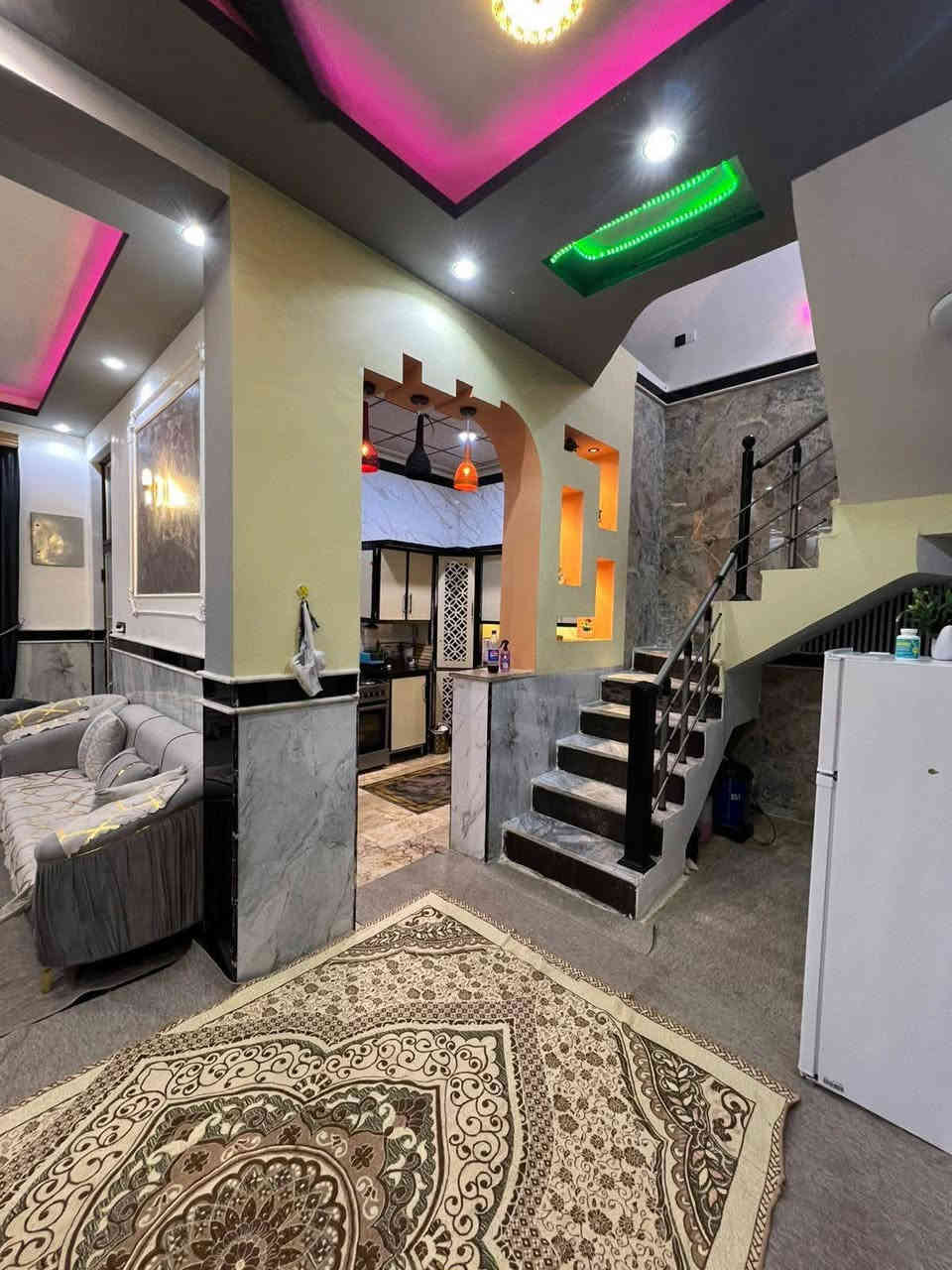 تحفة فنية 🪬
دار للبيع مساحه 50 متر طابقين ونص بناء طابوق درجه اولى أرضية مرمر ديكورات مغربي الواح كل البيت تبريد مركزي...  فول الفول يحتوي على ٢ غرف نوم وصاله واستقبال ومطبخ وصحيات عدد 3 غربي شرقي مغاسل داخل وخارج جديد البيت
العنوان كربلاء القلعه كاع محمد حلوه قرب سايدين الجديد خلف التجاري قرب مستشفى الكفيل يصلح سكن او حسينيه للزوار طابو زراعي إقرار محكمة سند 25
يبعد عن الامام الحسين كيلو ونص فقط 5 دقايق توصل يم الامام الحسين يصلح سكن او حسينيه للزوار
السعر ١٤٨ مليون
للإستفسار والاتصال
 وتساب
*********** 
*********** 
وجه المنشور لقاربكم و أصدقائكم #متابعة_قلب_تعليق_مشاركه #تابع_البيج_لترى_كل_العروض_الجديدة#
