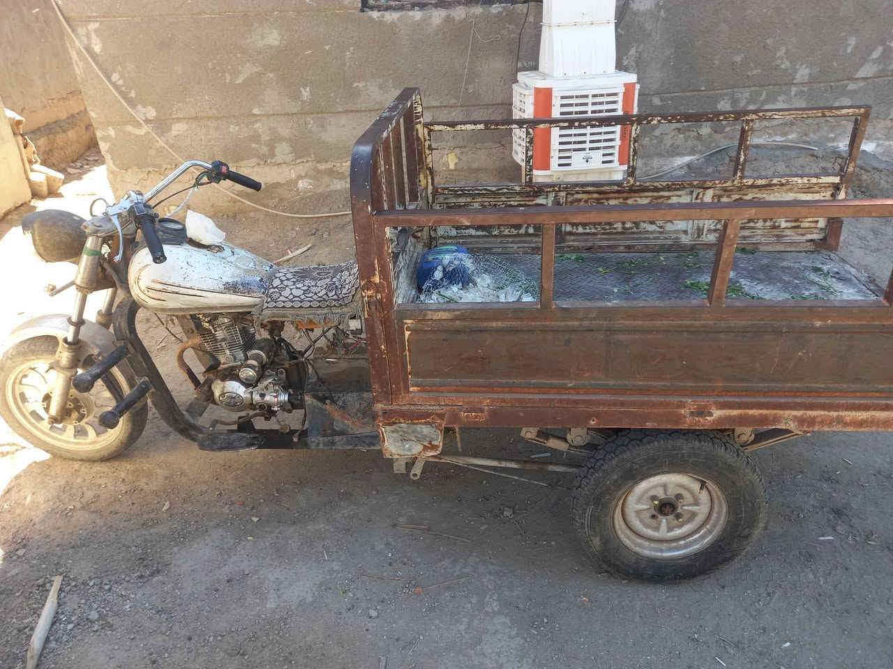 السلام عليكم ستوته ام تي ار كلك للبيع نضيفا كما بصوره مانقصه شي السعر 450 وبيه مجال رقم الهاتف ***********
