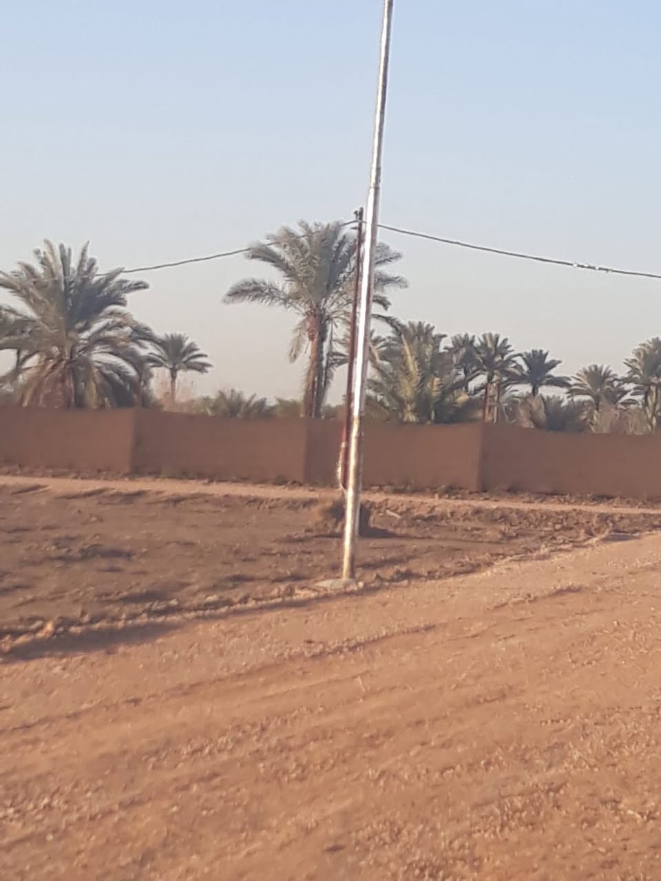 قطع زراعيه بمساحات كبيره للبيع
طابو زراعي سند 25
كامل الخدمات ماء كهرباء تبليط
المساحات
500م و1000م

الموقع//ورديه داخل منطقه الامام سيد موسى
للاستفسار اكثر الاتصال على الرقم

‭0772 623 5524‬
