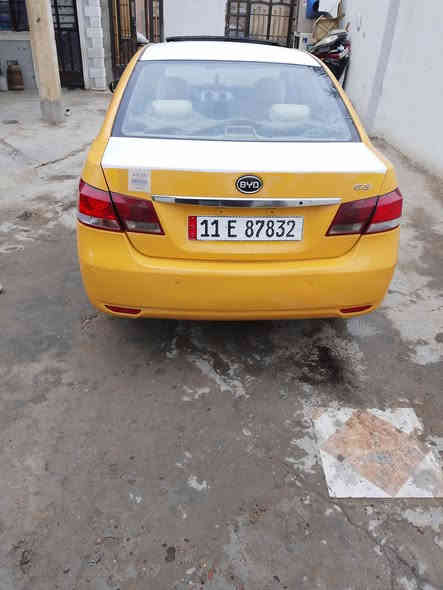 السلام عليكم من رخصه الادمن بي واي دي 2013 كير عادي مكينه كير خير من الله كلج جديد تخم تاير جديد صدر جديد دوشمه جديد هزه رقم دولي جديد مابيه بيها اي نقص كبل للشارع خير من الله لايت زنون بأسمي السنويه تدفئه تبريد شغال  السعر 55 العنوان بغداد الشرطه الخامسة الاتصال ***********
