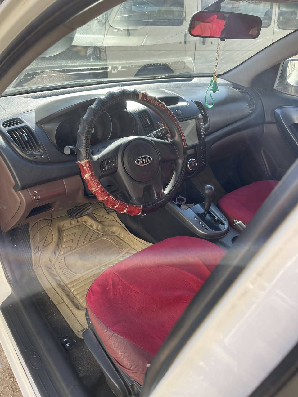 سلام عليكم كيا سيراتو 2010 جاهزة من كلشي خليجي مكاني البلديات للاتصال *********** غير متواجد على الفيس مكلف بالنشر
