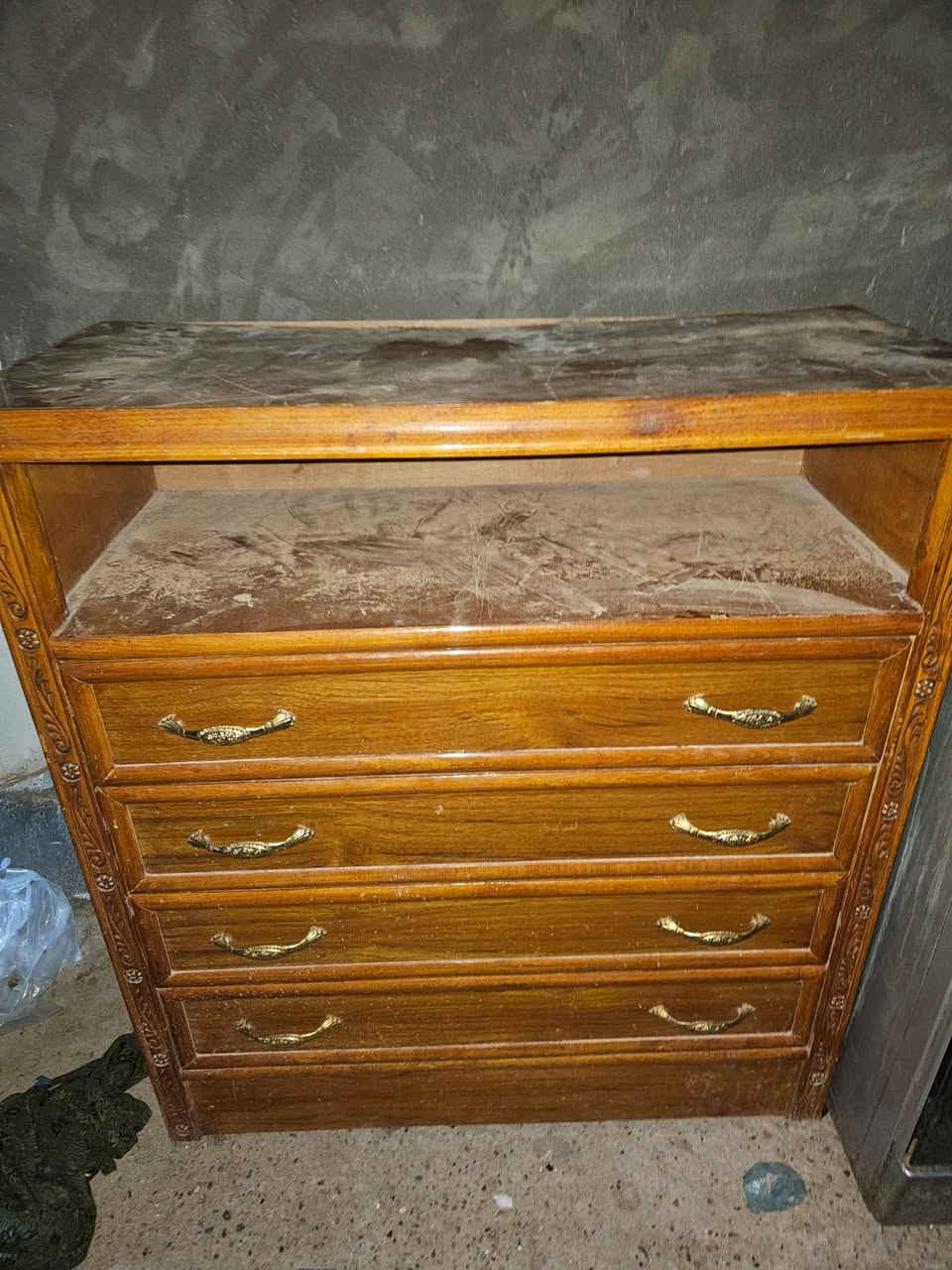 سلام عليكم غراض نضيفات للبيع كلمن وسعره سعر، مناسبالاستفسار على الرقم بي واتساب ***********
