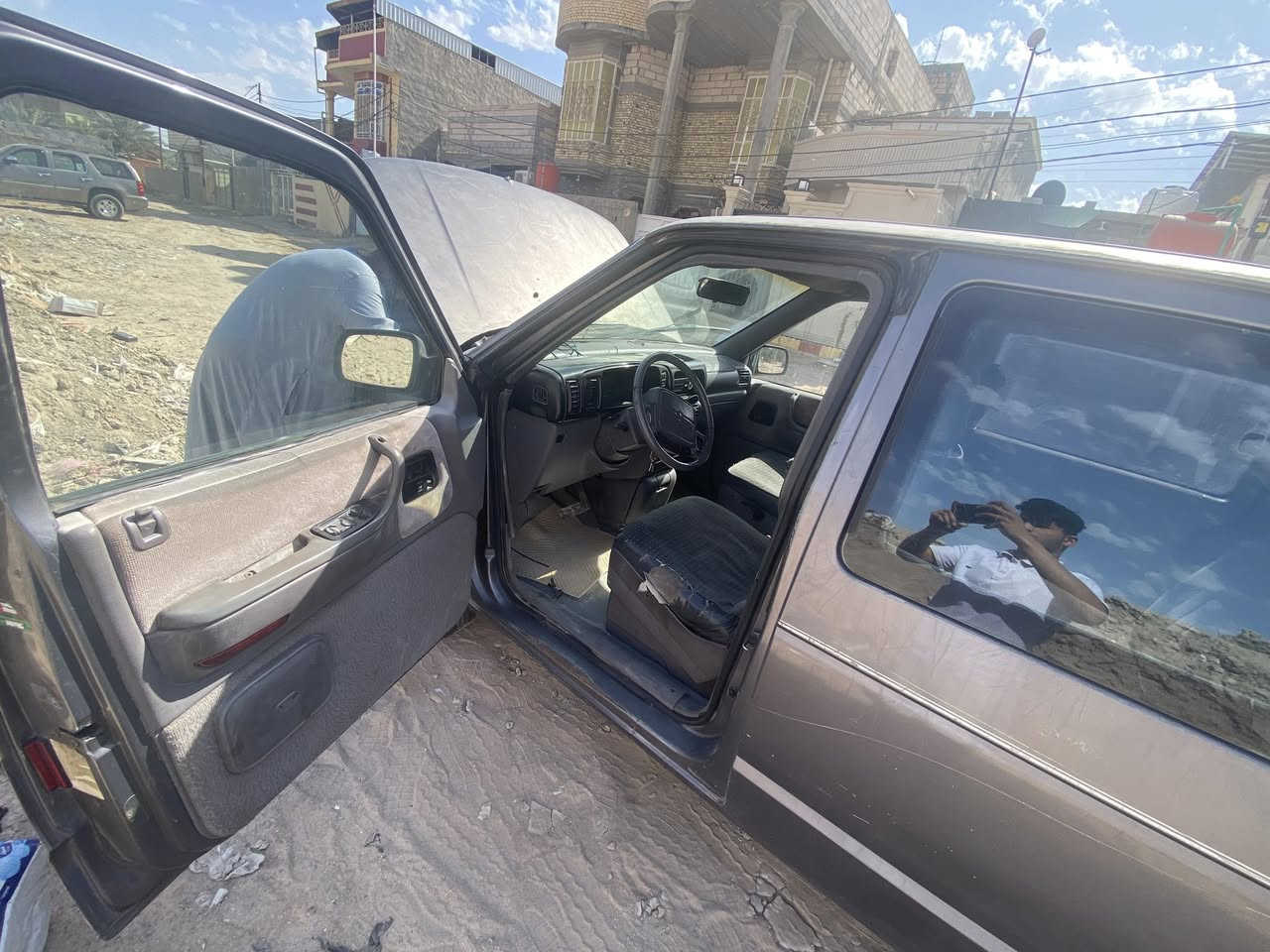 السلام عليكم سياره دوج كالسدر ١٩٩٥ محور محرك أو كير كامري أبو الجف ٢٢٠٠ مشروع وطني صاحب السياره جاري كهربائيات شغاله السعر ٣٣ أربيه مجال  العنوان البصره  أبو الخصيب***********
