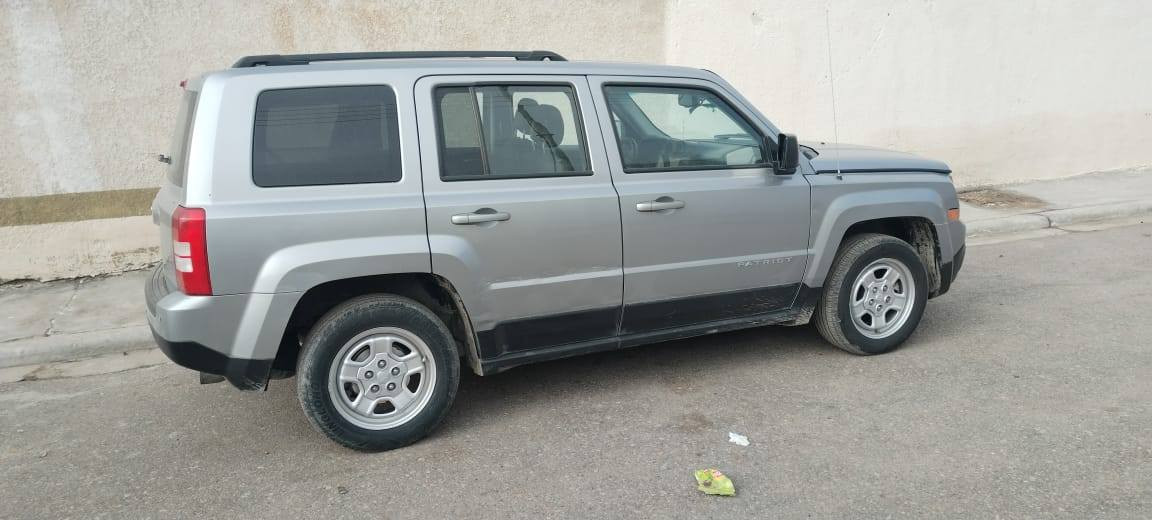 جيب باتريوت 17 حادثه موجود بالصوره سياره جاهزه وجديده رقم دولي ***********
