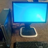 جانت عدي قاعه ومعزلهة هاي الحاسبه كامله للبيع و الثانية بس شاشه هم للب...