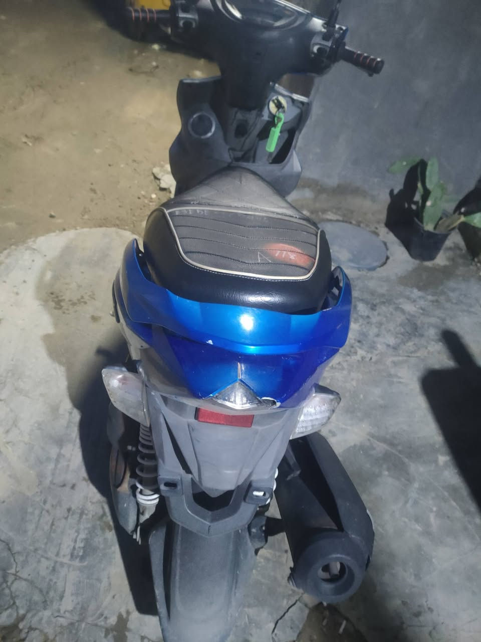 دراجه GTR
***********
دراجه مال رمبه
مكينه مكفوله 
كشن رياضي 
دشبول حديث 
الون الاحمر 
***********
