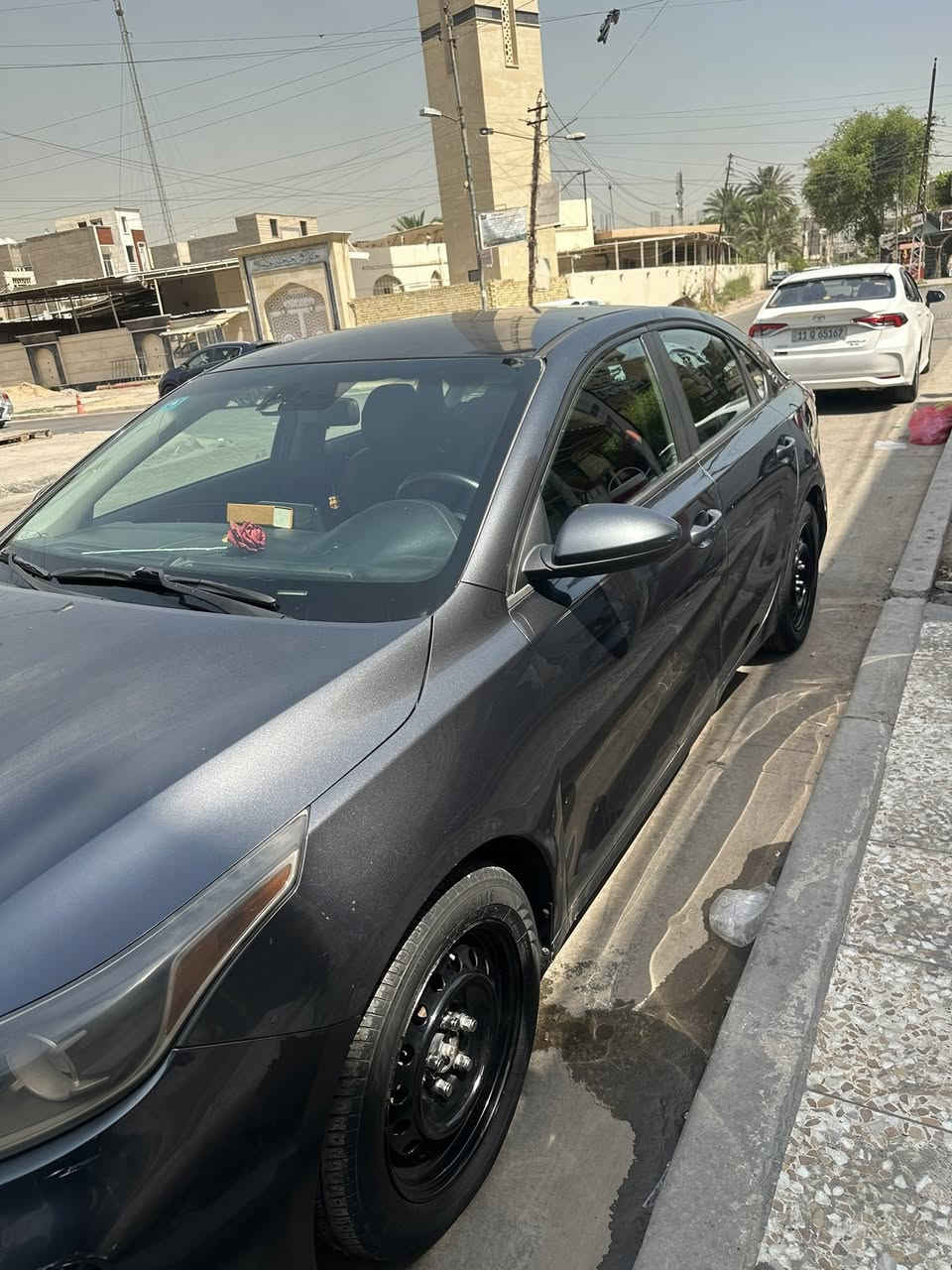 السلام عليكم
للبيع 
 
كيا فورتي 2019 
فئة fE
ماشيه 109 mi
نص فول 
تحكمات ستيرن
مثبت سرعه
حساس امامي
رادار امامي
محرك 2000 دوش 
گير cvt مع (منظومة تبريد للگير)
السياره بيها رصعات خفيفه وبيها طخطخه بالدوسه الي جوه الباب
السياره خير من الله 
رقم الجديد 
سنويه 2030
تحويل ثاني يوم 
حادثها جنطه ومرجع ع البارد 
مكان السياره / بغداد / البنوك
.
.
.
التواصل واتساب فقط او اتصال . 
***********
