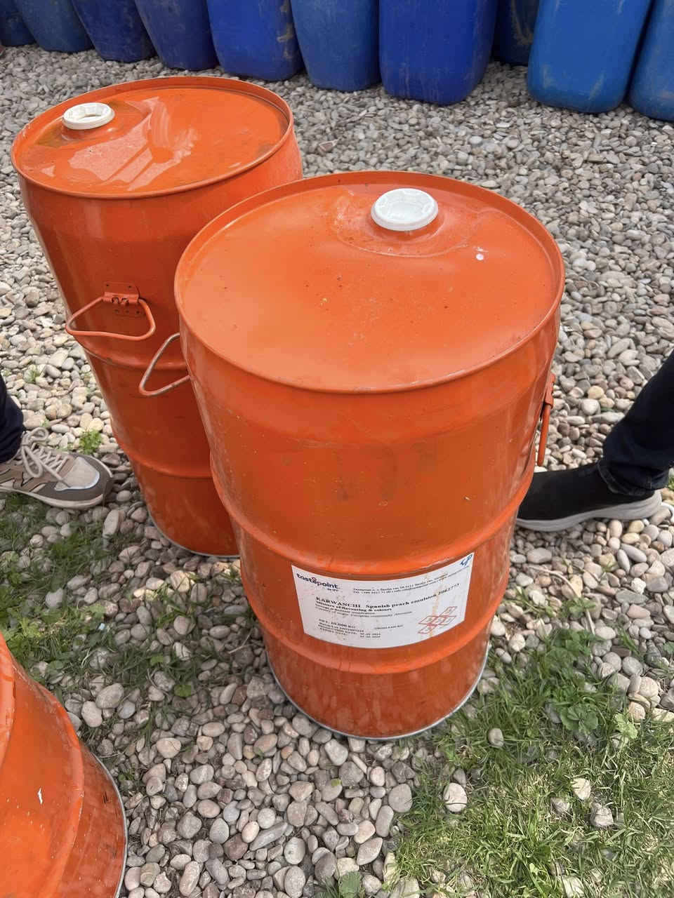 يوجد برميل70لتربطنه بلاستك وجليكانات كافه الحجام جمله مفرد ***********
