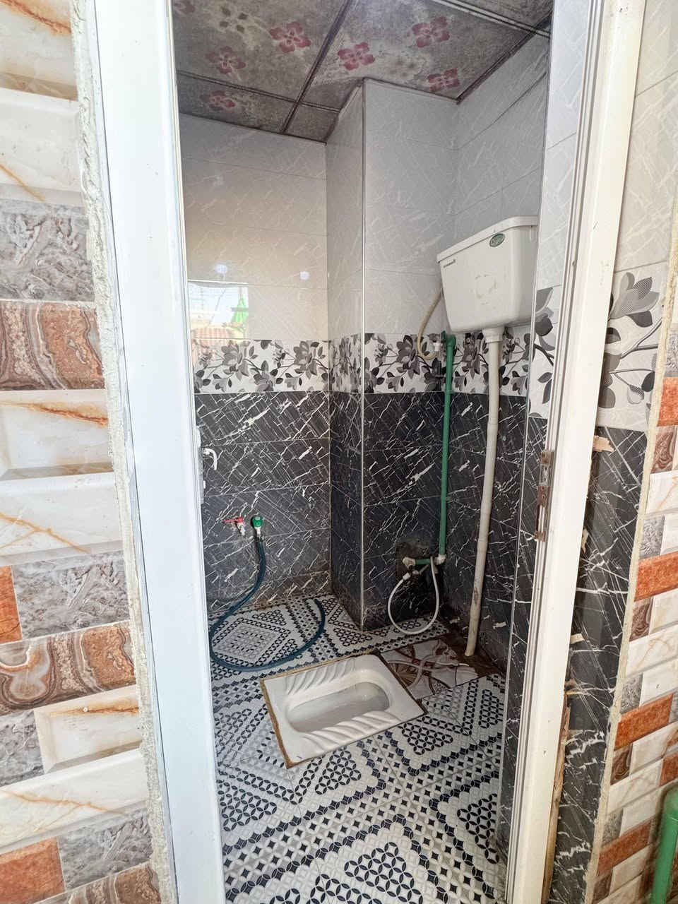 نصف دار مساحه 75 في الحيانيه شارع السيد المسطيل الدار رقم طابق واحد السعر ٥٥ قابل للتفاوض
***********
