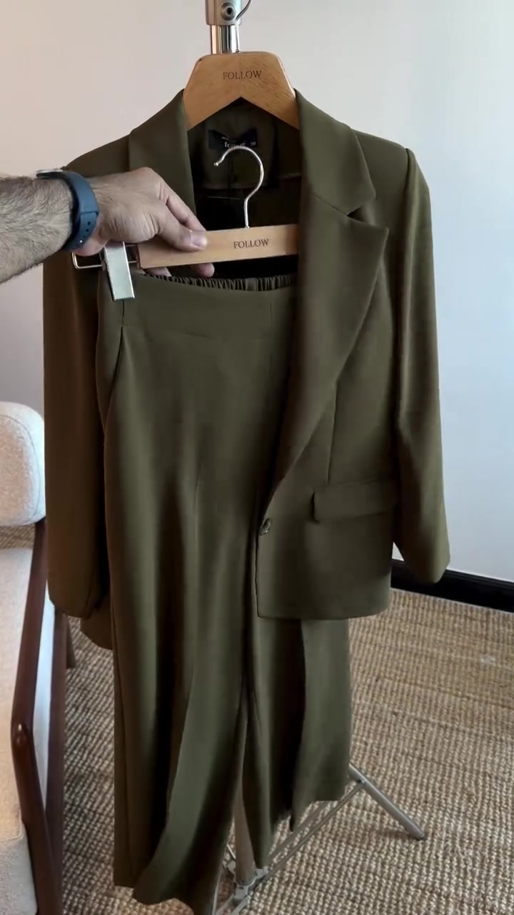 الى كل محامين العراق  تعرفون الصيف شنو يحتاجله طقم مريح ولون. بيه حضور. وفخم. 🫒


**إذا كنت صاحب هذا الإعلان وتريد حذفه لأي سبب، رجاءا أرسل رسالة إلى الدعم الفني**