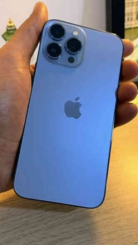 للبيع 13 برو ماكس نظافة 100% بدون اي شخط فقط الكاميرا الواسعة 0.5 متوق...