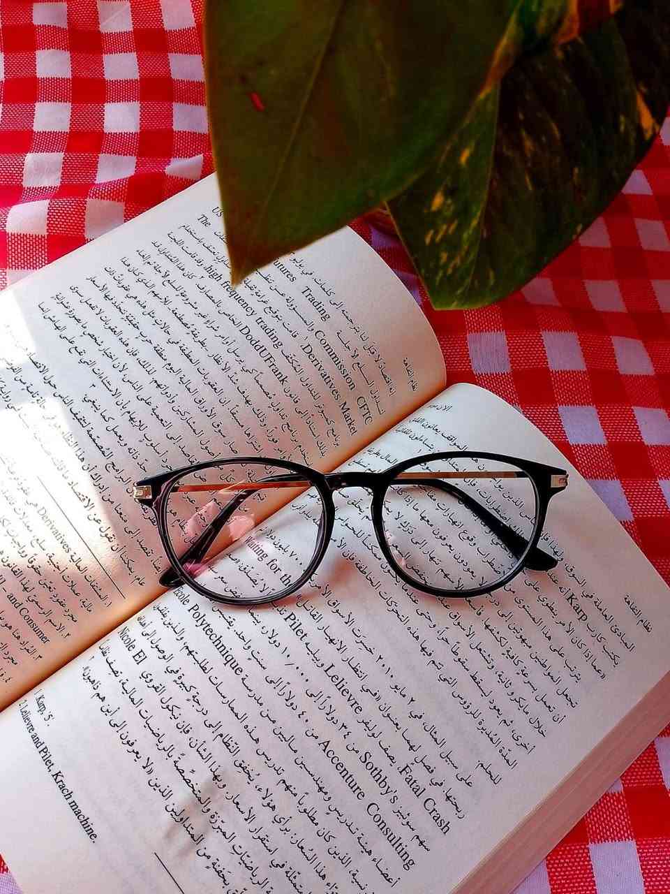 بمناسبة اقتراب عيد الفطر المبارك 
توفر حديثا في عيادة  الزاب الطبية لفحص البصر 
نظارات شمسية طبية تجمع بين الأناقة والحماية في آنٍ واحد
 لتمنحكم رؤية واضحة ومريحة مع مظهرٍ أنيق يليق بكم في كل وقت.
 عدساتها الطبية مصممة بدقة حيث تحتوي على:
• درع الـ UV400: حماية كاملة بنسبة 100% من أشعة الشمس الضارة التي تسبب الإجهاد والتجاعيد حول العين.

• تقنية "البلوكات" الذكية: عدسات متطورة تكسر حدة الضوء وتمنع الوهج المزعج، لراحة بصرية لا مثيل لها.

• تصميم أيقوني: إطارات عصرية تناسب ملامحكِ وتمنحكِ "كاريزما" فورية بمجرد ارتدائها.
• خفة الوزن: لن تشعري بوجودها، لكن الجميع سيلاحظ جمالها عليكِ
عنوان العيادة 
الزاب _مجمع الزاب الطبي _ الطابق الثاني _ مجاور انباري الزاب

الأسعار
5000
10000
150000


**إذا كنت صاحب هذا الإعلان وتريد حذفه لأي سبب، رجاءا أرسل رسالة إلى الدعم الفني**