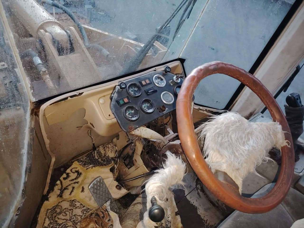 شفل صيني البيع موديل ٢٠٠٨ رقم ألماني شرط تحويل جاهز العمل المكان ديالى ***********
