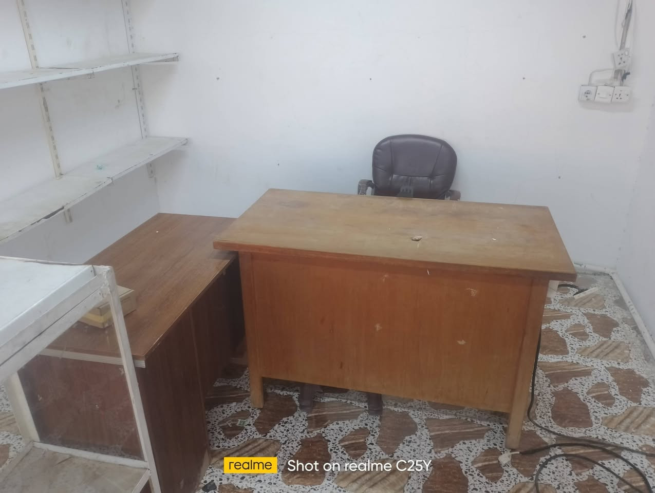 السلام وعليكم،،،
اغراض محل للبيع بسعر مناسب

ميوزه + كرسي دوار

كفرات + لازق جميع الموبايلات

مراسله خاص

او ***********
