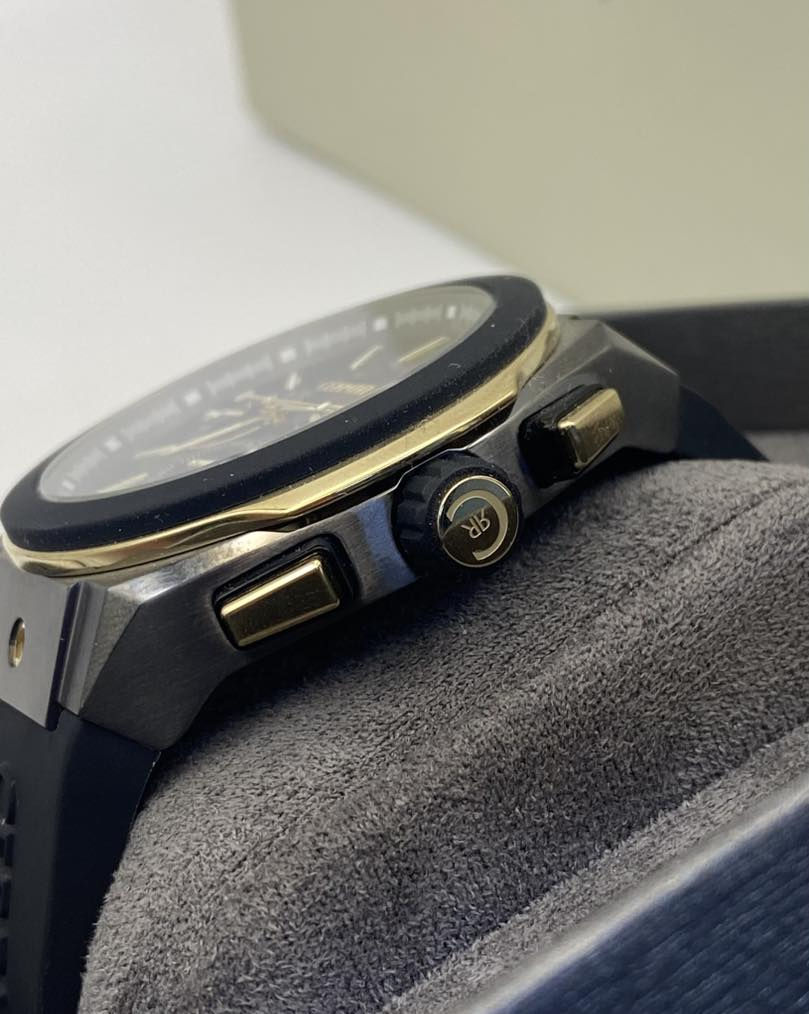 Cerruti 1881 
جديد غير مُستخدم 
كامل المرفقات 
كوارتز 
قطر الساعة ٤٥


**إذا كنت صاحب هذا الإعلان وتريد حذفه لأي سبب، رجاءا أرسل رسالة إلى الدعم الفني**