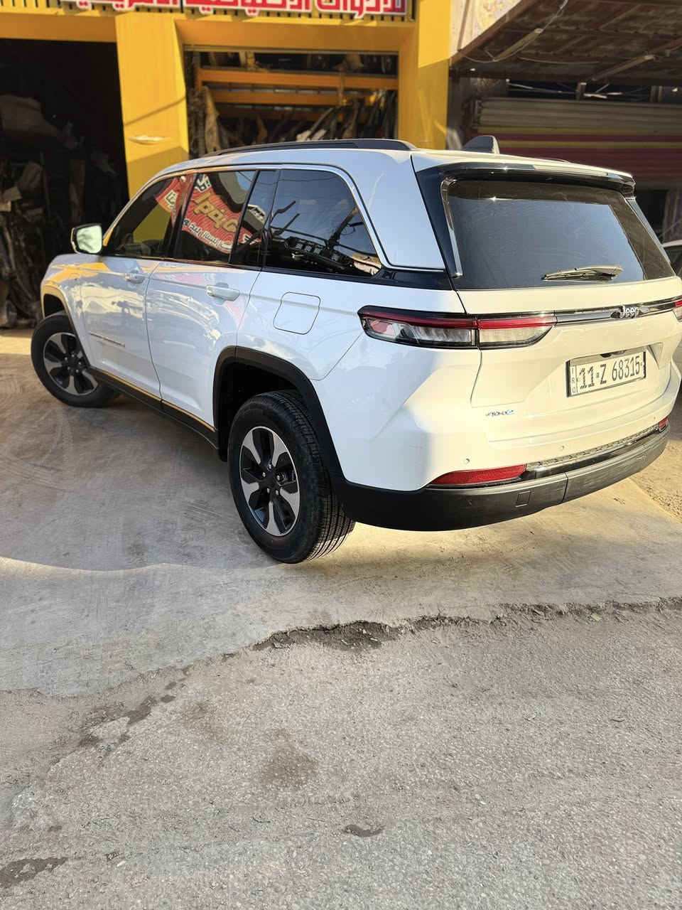 السلام عليكم
للبيع فقط 
جيب هايبرد موديل 2024 وارد امريكي
الحادث / سرقة بدون اي حادث او صبغ فقط سرقة وكل قطعها راجعة بلادي تفصيخ بدون قطرة صبغ وكما موضح في الصور بالمنشور ورقم الشاصي بالصور موجود
فول مواصفات 
بانوراما
3 شاشات 
رادارات وتوقف ذاتي 
حساسات
تحديد مسار 
وبعد بيها هواية مواصفات 
البطاريات كلها مكفولة وشرط الفحص 
الكهرباء والهايبرد 
محرك كير حدادة كشر كلها مكفولة وشرط الفحص 
السيارة كاملة مكملة الف متصرف عليها 
الرقم بغداد الجديد
مكان السيارة بغداد
الرقم او واتساب
***********
