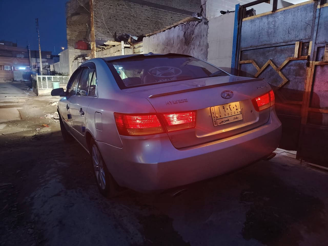 سلام عليكم ورحمة الله وبركاته
سوناتا م 2007 رقم بغداد الأماني تحويل مباشر..... 
سياره فول موصفات فتحه تحكم كشن كهرباء.....
سياره وارد أمريكي ليبل واحد واردها بسيط كلش يم داير بدون دواخل.... 
سياره مصبوغه حزام الجماليه كفاله من صخه تكم وقماره وداخل كله شركه مكفول.....
محرك   v6 سندر سياره تراي البصره.....
محرك كير مكفول....
كهربائيات كله شغال من دعاميه الدعاميه.....
داخل كله جديد....
سماعات تخم الاندكروز....
منضومه زنون كامله سعرها 300 دولار
سياره جديده بلعافيه ع ياخذها..
بدون بارد بدون شخوط سياره جاهزه من كلشي
السعر 95 وبيها مجال بسيط حك جيه
عنوان بغداد ابي غريب النصر والسلام
***********. ***********
