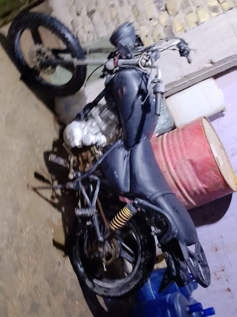 دراجة هوشا 5 كير  للبيع كلشي مابيها بس اشتريت وحدة غيرها وهاي اريد ابيعها السعر 350 وبيها مجال لشراي مكاني الحلة مركز


**إذا كنت صاحب هذا الإعلان وتريد حذفه لأي سبب، رجاءا أرسل رسالة إلى الدعم الفني**