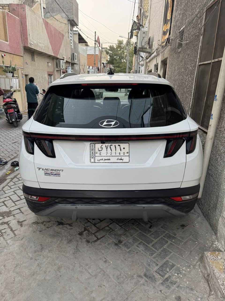 هونداي توكسان 2022 محرك 2000
السياره فول موصفات عدا البنوراما 
فول تحكم استيرن حساس امامي خلفي 
كامره دواره شاشه كشنتات اثنهين كهرباء 
ومري شفط السياره مو درايف واتو هولد جديده بمعنى الكلمه مكفوله كفاله عامه 
من الصبغ فقط بارد باب الصدر بكد شبر
سياره رقم بغداد موقع السياره بغداد 
الرقم ***********
ماشيه 29 الف
السعر 205 $
