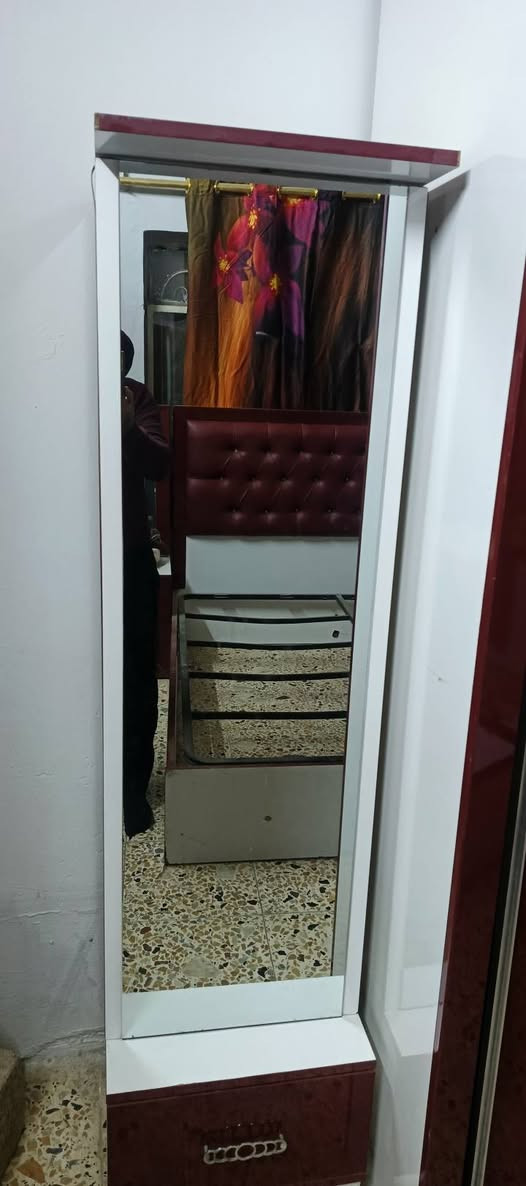 سلام عليكم غرفه نوم تركي للبيع 7قطع مستخدة نضيفه 500 وبيه مجال بكاني ديالى بعوبه كاطون الرازي ستفسار خاص او تصال ***********
