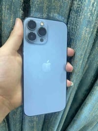 13 برو ماكس للبيع  ذاكرة 256  مبدل شاشة وبطارية وكامرة وظهر  ومفتوح تخ...