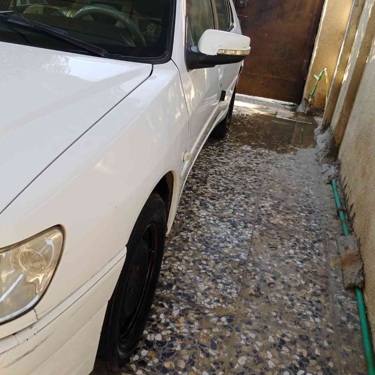 سلام عليكم
بيجو ٢٠٠١ باسمي تحويل ثاني يوم
مكفوله من صبغ 
بيها تكحيله كارت بلهلال لخلفي فقط
كير مكينه صدر كشر كلش جديد تبريد ويه لسويج
مكاني بغداد الدوره 
***********

