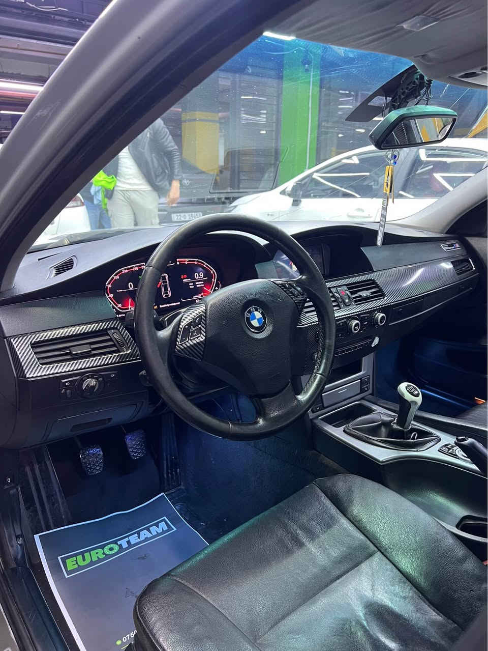 موديل ٢٠٠٩ محرك ٥٢٥ نوزل قصير كير عادي ٦ نمر 
شاشه عداد دجيتل شاشه وسط نظام اندرويد كامرا  اربع تايرات مع الويل جديد سياره بدون مصرف كامله و جاهزه 
سياره جاهزه من كل نواحي كير محرك تبريد تحويل بشرط 
اماكن بي تعديل و صبغ لجماليه فقط وبي ضربه خفيفه امامي بدون دواخل 
سعره ١٠٨ و بي مجال لشراي 
مكان سياره اربيل أربيل, العراق


**إذا كنت صاحب هذا الإعلان وتريد حذفه لأي سبب، رجاءا أرسل رسالة إلى الدعم الفني**