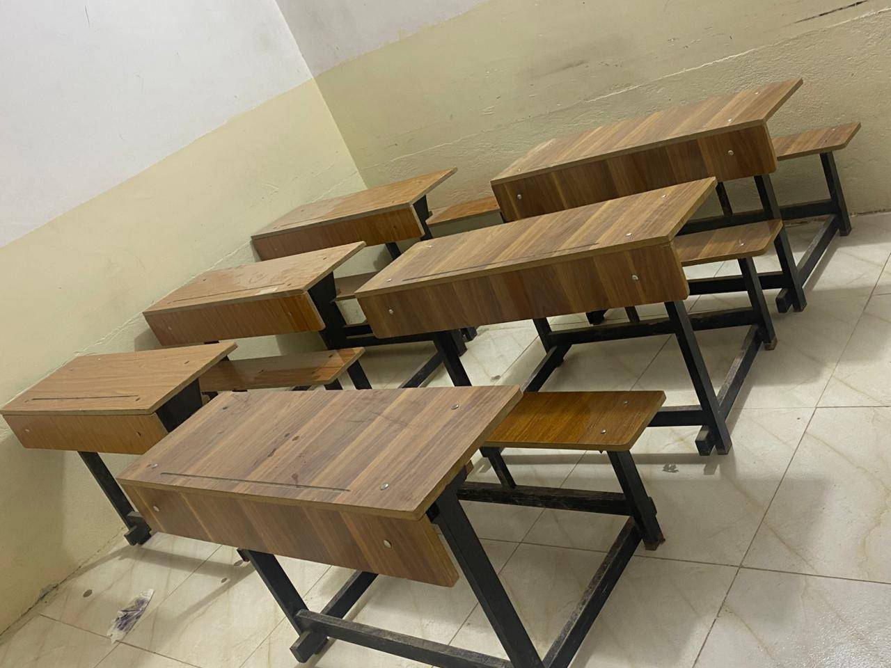 رحلات مدرسيه للبيع
***********
