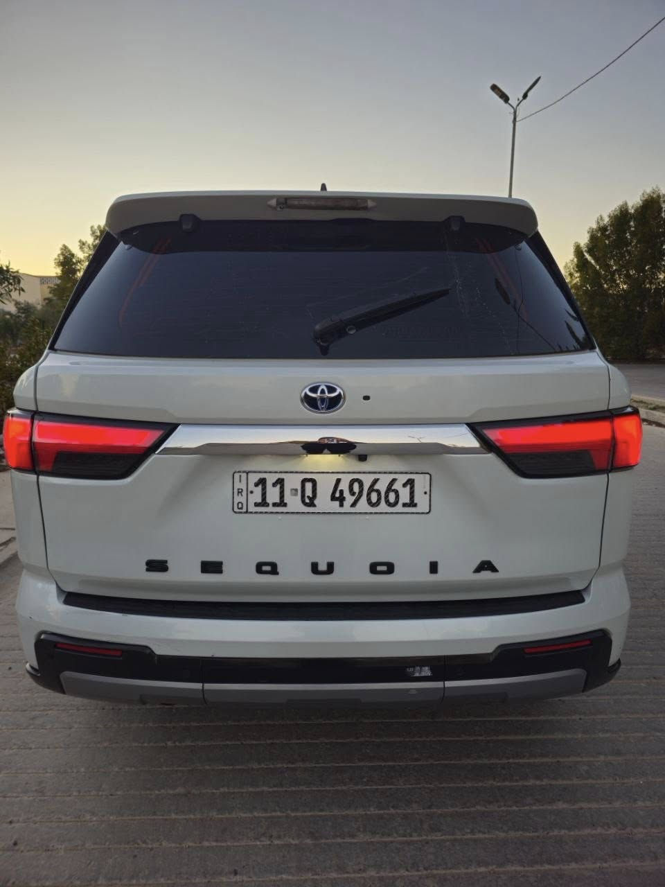 السلام عليكم  للبيع سيكويا
Toyota 
Sequoia TRD Hybrid
تويوتا - سيكويا لمتدد TRD هايبرد
* موديل2024 زيرو 
* المحرك : 3.5 ليتر ( 437 BHP )
* عدد اسطوانات : 6 ( سلندر )
المواصفات :-
- مثبت السرعة
- مقاعد كهربائية 
- مقاعد جلد
- مقاعد تدفئة و تبريد
- فتحه سقف
- عدد المقاعد 7
- الويل قياس 20 انج المميز
- صندوق كهربائية
- نظام المكابح المانعة للانغلاق ABS
- نظام قفل العجلات
- أنوار LED أمامية
- كاميرا 360 درجة
ماشية 14الفkm يعني زيرو
- نظام مراقبة ضغط الإطارات
- ابل كار بلاي و توصيل بلوتوث
- نظام صوت بريميوم
- وضعيات قيادة درايف مود سبورت يكو نورمال كونفورت 
- مرايه جانبيه كهربائي مميزه 
- الضرر بجم كبس سياره جديده الحادث باب وجاملغ فقط  يوجد قطع صبخ بسبب الخدوش فقط  
•    السعر460وبي جال
 رقم الهاتف ***********
