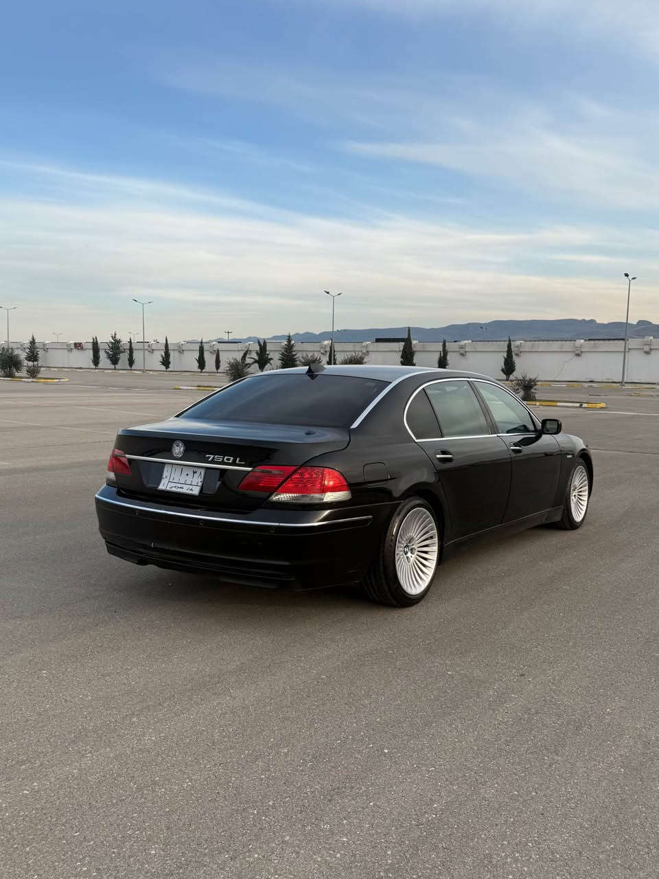 Bmw 750Li 
ساخ دوبه ي 
دوپە ڵە بۆیاخ بێ دە عم 
مۆدێل ٢٠٠٨ قە پات قە پات مواسە فات 
٨بستۆن 
سرات خاص vip
٥پە ردە و بە سمە 
دەرگا سحب 
سە لاجە 
تە برید مە رکە زی  ساردو گە رم 
کوشن هیتە ر
حاسە 
ناو خە نە ی  
٤تایە و ویلی لۆک 
سە یارە کە لە رە سما چۆنە لە پێشە وە زۆر زۆر جوانترە  
 هیج عە یبێکی نییە و هە مو گیانی بە شەرت 
  فول مواسە فاتە  زۆربە یم نە نوسیوە 
ئە وە هە مو زانیارییە کانیە تی تکایە بۆ پرسیار تێل مە کە 
ئیشی قەرزو قیست  ناکە م 
  لە سلێمانیم 
سعر٧٢گە ڵا 
*********** السليمانية, العراق

