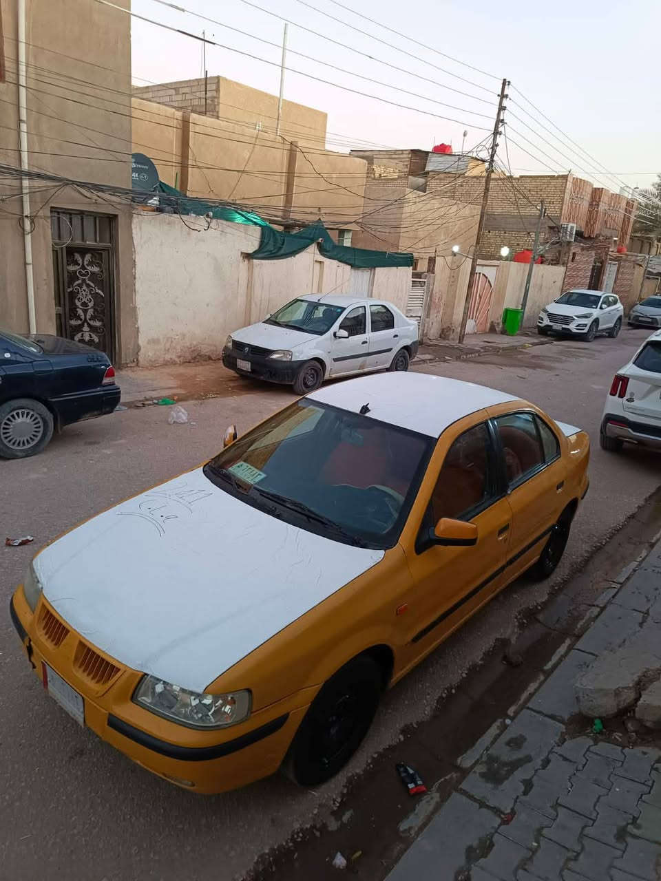 سلام عليكم للبيع سمند مديل ١٠ سايرة مكفولة ماعدة الباب الخلفي مروجة شي قليل سعر ٢٧ ماكن سيارة بغداد توصل خاص أو على رقم ***********
