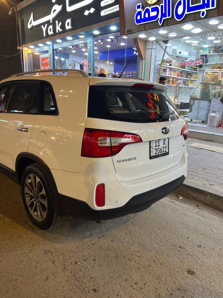 السلام عليكم ورحمة الله وبركاته اخوان سيارة للبيع كيا سورنتو موديل ١٤رقم بغداد دولي محرك ٦سلندر دوش سبعة راكب تبريد ثلاثة قطع فول مواصفات عدا الفتحة تخم تاير حجم ١٩بصمة تشغيل بصمة أبواب مري شفط كراسي كهرباء جلد بلاد حساس خلفي وامامي تحكم ستيرن لايت لد السيارة مكفولة من الضربة والصبغ بيهة صبغ ربع الجاملغ الامامي الايسر فقط بدون ضربة أو معجون السيارة جاهزة ومرتبة ونظيفة مكان السيارة بالبصرة السعر ١٨٠ورقة وبي مجال للاستفسار الاتصال على الرقم *********** البصرة, العراق
