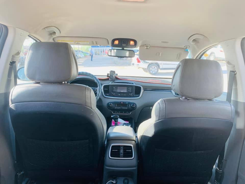 السلام عليكم من رخصه الادمن سورنتو 2016 وارد امريكي 6 سلندر رقم قادسيه حادث دعمايه  اماميه إرباك طاك مكان السياره ديوانيه بيه حالوبات قليل السعر 160 وبيه مجال ***********
