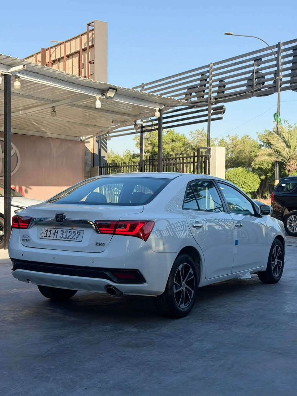 السلام عليكم ورحمة الله للبيع
زوتي 2016 Z300 الشركة العامة 
رقم بغداد جديد سنويه باسمي
فول مواصفات مناقصهه اي شي 
محرك 1600 مسيبوشي ياباني بلادي 
سلايد فتحه  شاشه كامره خلفيه وحساسات كشنات جلد
تحكم ستيرن لد امامي+زنون بك لايت لد ويلكب
السياره مكفوله من الصبغ 
مكاني بغداد الكاظميه
***********
