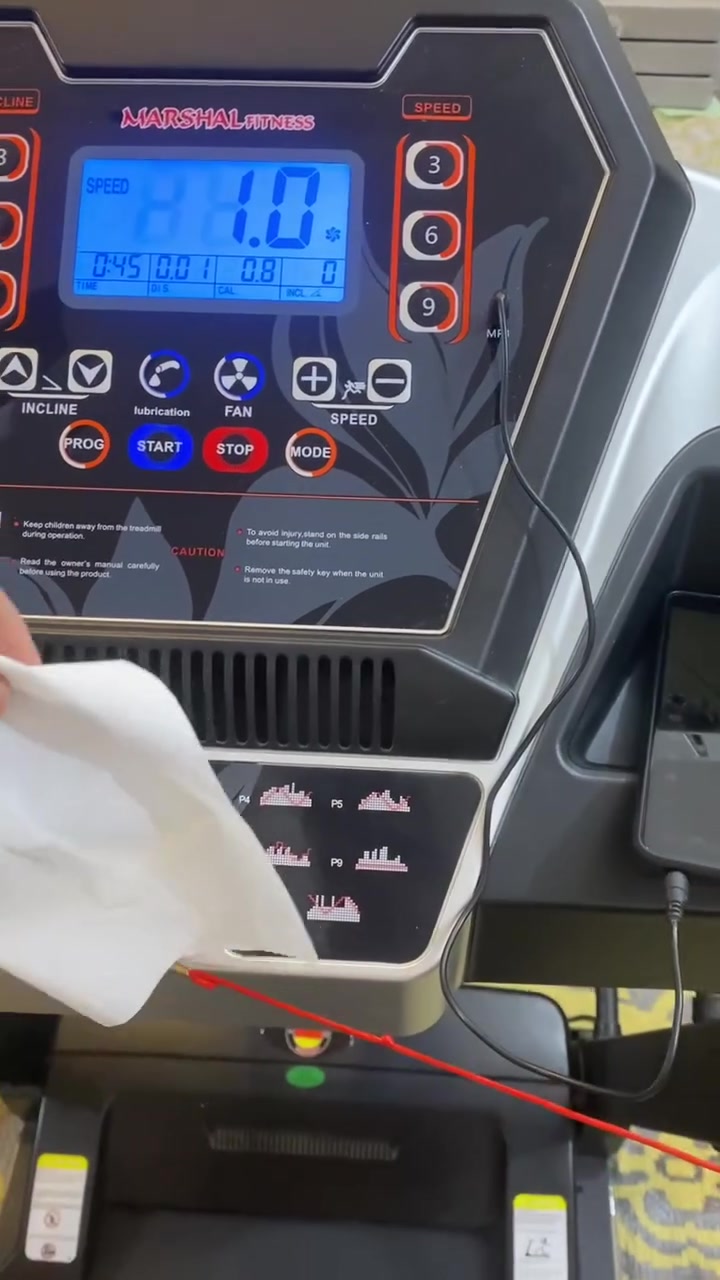 سلام عليكم
جهاز رياضي جري شركة مارشال فتنيس الالمانيه جبلي جديد جداً مواصفات كامله 
 ( مروحه فان ،اواكس ،جبلي ،سرعه عاليه ,علبة دهن خاصه بل الجهاز،برغي اضافي ،قرص خصر دوار جهاز تكسير الدهون )


**إذا كنت صاحب هذا الإعلان وتريد حذفه لأي سبب، رجاءا أرسل رسالة إلى الدعم الفني**