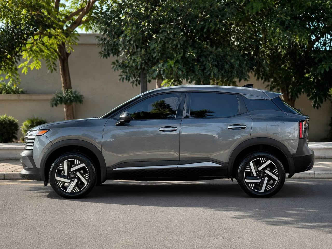 🚘 Nissan Kicks 2026 SV+

📅 مۆدێل: 2026
✅ SV+
🎨 بێ بۆیاخ
🛣️ 2,000 مایل ڕۆیشتووە

⚙️ مەکینە 2.0L (٤ پستۆن)
🌅 پانۆراما
📱 وایەرلێس چارجەر
🖥️ شاشەی گەورە
💺 کوشنی کارەبایی
♻️ ئۆتۆ ستارت / ستۆپ (Auto Start/Stop)
🔑 ستارتکردنی مەکینە بە کۆنتڕۆڵ (Remote Start)
✨ Smart Key (بێ کلیلی ئاسایی)
٩٠ رۆژ کاتی هەیە بۆ ڕەقەم کردن 

💰 نرخ:١٧٦ وەرەقە

📍 لۆکەیشن: سلێمانی

📞 پەیوەندی:

* ***********
* ***********

🌟 ئۆتۆمبێلێکی وەک نوێ، زۆر پاک، دۆخی نایاب و ئامادەی گواستنەوە. 
«»«»«»«»«»«»«»«»«»«»«»«»«»«»«»«»«»
🚘 Nissan Kicks 2026 SV+

📅 موديل: 2026
✅ الفئة: SV+
🎨 بلا صبغ
🛣️ الممشى: 2,000 ميل فقط

⚙️ محرك 2.0 لتر (4 سلندر)
🌅 سقف بانوراما
📱 شاحن لاسلكي (Wireless Charger)
🖥️ شاشة كبيرة
💺 مقاعد كهربائية
♻️ نظام التشغيل والإطفاء التلقائي (Auto Start/Stop)
🔑 تشغيل المحرك عن بُعد (Remote Start)
✨ مفتاح ذكي (Smart Key) 
رقم كاتى ٩٠ اليوم بى مجال ع مود رقم الشمالية 

💰 السعر: 176 ورقة

📍 الموقع: السليمانية

📞 للاستفسار:

* ***********
* ***********

🌟 سيارة بحالة الوكالة، نظيفة جداً، جاهزة للاستلا السليمانية, العراق
