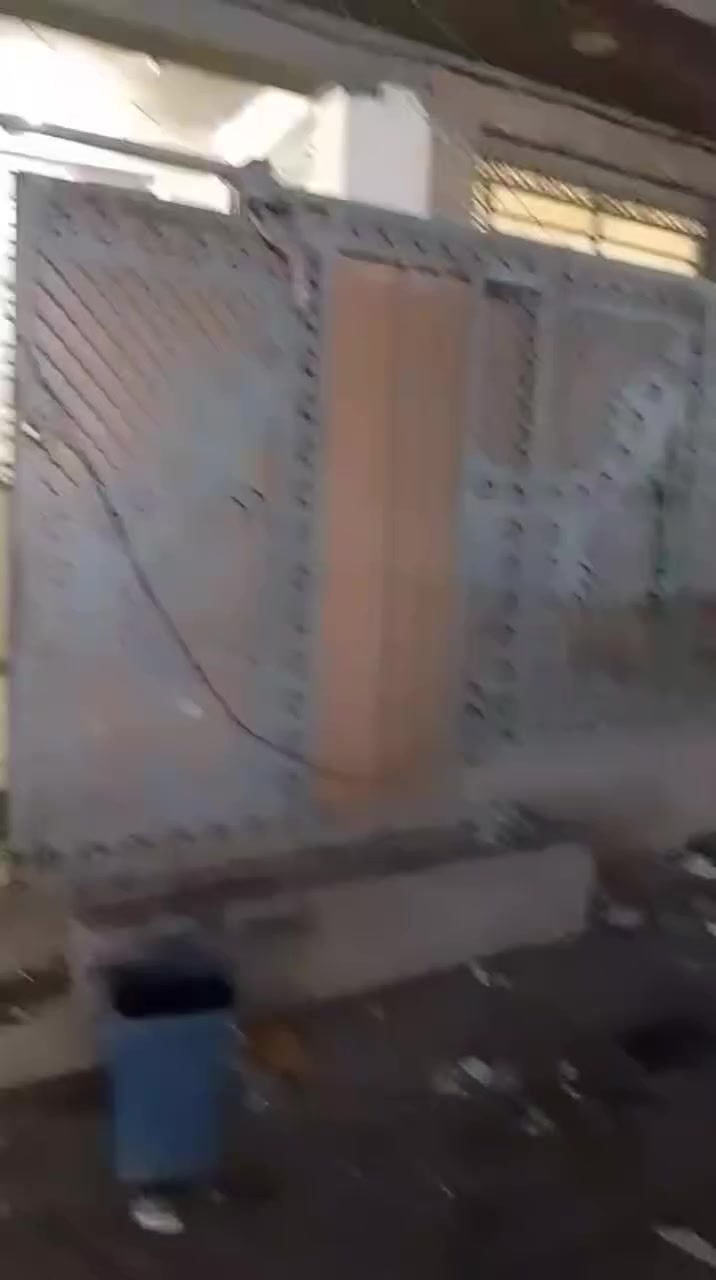 اسلام عليكم مشتمل ارضي معزول لليجار مساحه 💯 بلديات شارع الحسينيه سيد صلاح الستفسار  مكتب المصطفى للعقار ***********
