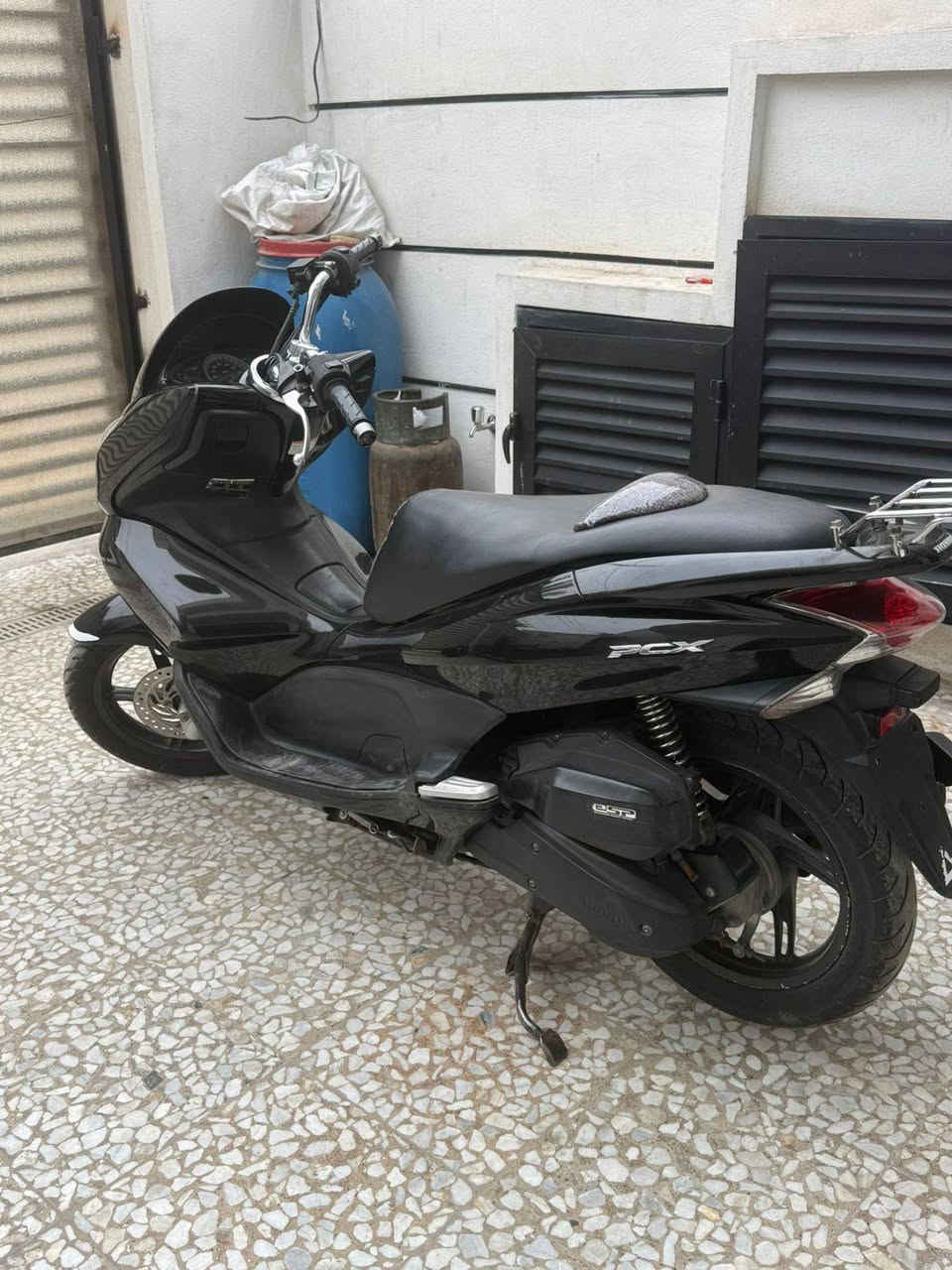 سلام عليكم شباب دراجه بي سي اكس جيل اول JF يابانية شوته طويله مواصفات 150 حساس ازدحام حرف A ستان كهربائي لايت زنون اصلي تايرات جدد دراجه كلش نضيفه وحلوه بيه  ملاحضه بسيطه بل كفر اليمنه لباقي كفاله عامه مكاني بغداد عارضها ب13 وبيه مجال قليل رقمي ***********
