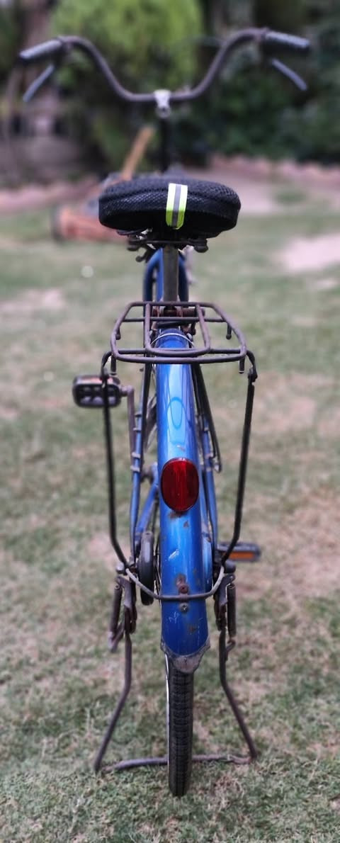 للبيع بايسكل.  🚲 عبدالحليم حجم 26 السعر 80 للستفسار الاتصال على الرقم ***********
