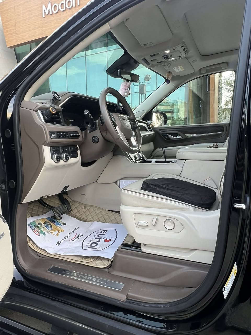 يوكن دينالي2023  وكالة المنصور بدون صبغ بدون تبديل كير مكينه مكفولات ماشيه29  الف فول مواصفات جكات شاشات كرسي منفصل وباق المواصفات معروفه السعر 600 ورقه بيه مجال مكانها المشتل سياره مغلفه PPFالاستفسار اتصل على الأرقام ***********/***********
