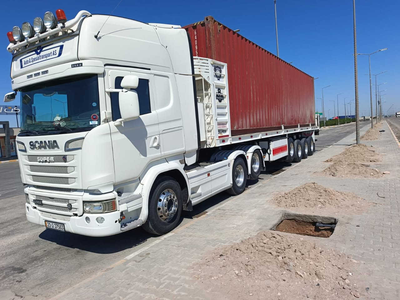 السلام عليكم  سياره للبيع موديل 2015فول مواصفات رتايدر باج بطن ثلاجه راس بلادي العربانه حداده الرافدين دنكير 16االسياره فول مواصفات لاستفسار ***********
