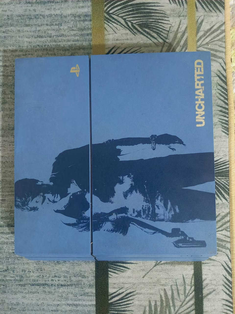 سلام عليكم 
بلي 4فات باندل نسخه انشارتد مساحه تيرا 
الجهاز كامل ملحقات يدات اثنين و كيبل hbmوواير طاقه وواير يده مال شحن 
جهاز نظيف لوك مفتوح فقط تنظيف الجهاز نظامه 13يتهكر 
السعر: 220و التوصيل مجاني 
الرقم: ***********
