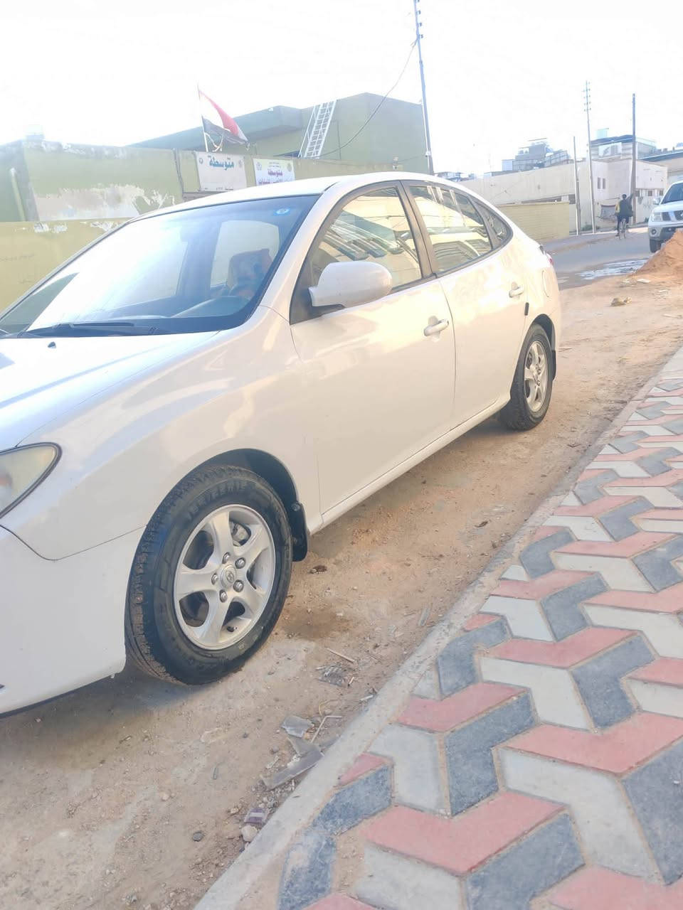 سلام عليكم النترا بدون صبغ موديل 2010خليجي بغداد بسمي رقم نكليزي مكينه 1600مكفولات تبريد ثلج كير مكفول *********** اني مكلف بل نشر مكاني نجف بيه بارد باب خلفي السعر 115بيه مجال
