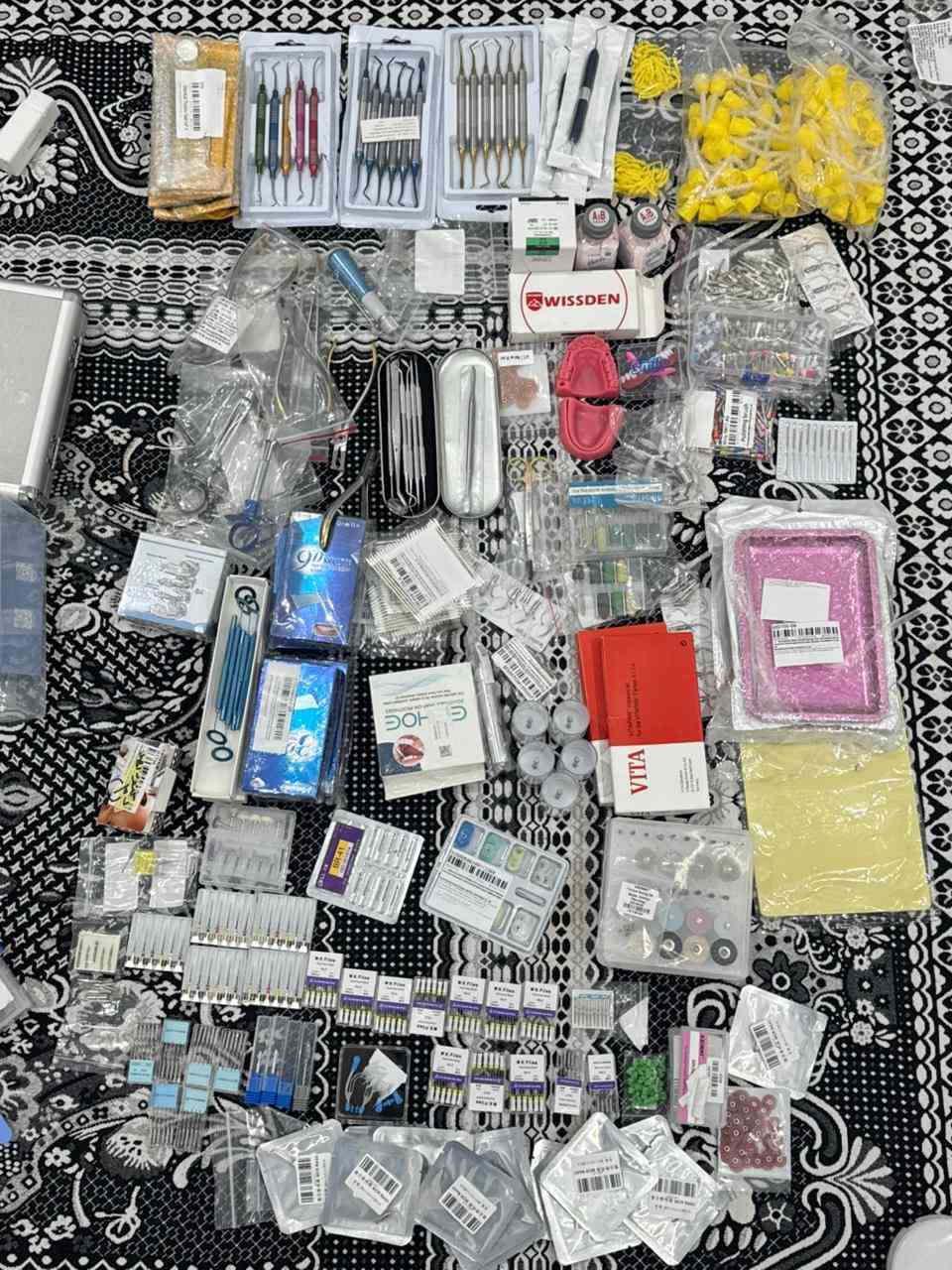 -ادوات اسنان للبيع   اصلية  للتواصل واتس ***********
