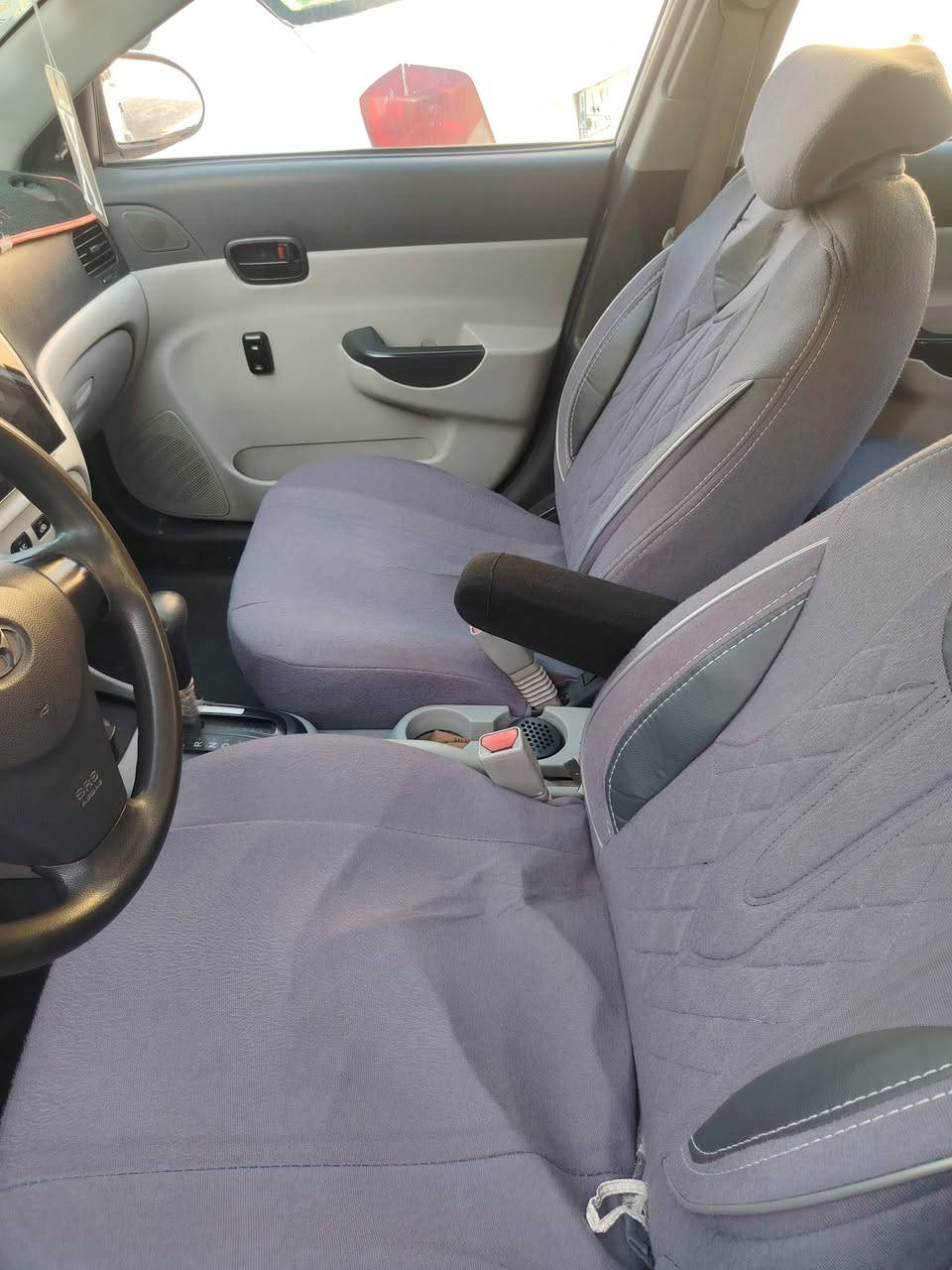 السلام عليكم اخوان اكسنت موديل 2009 وارد امريكي حادثهة بل باب الامامي على كد شبر  بسمي هزه سنويه فحص كوله جديد مابيها نقص برغي جاهزه من كلشي مكنيه كير حداديه تخم تاير كهربائيات تبريد  كوله جديد نظافتها 100%  بدون ضرر السعر ب 85 ورقه  العنوان بغداد الزعفرانية
***********
