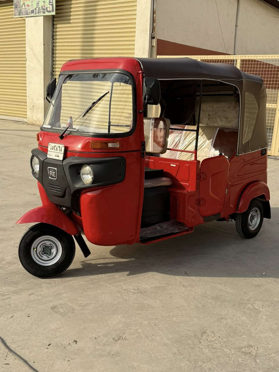 سلام عليكم 
تكتك حمره للبيع موديل 2022 
لاستفسار الرقم *********** الانتصال على رقم  
المكان :بغداد
