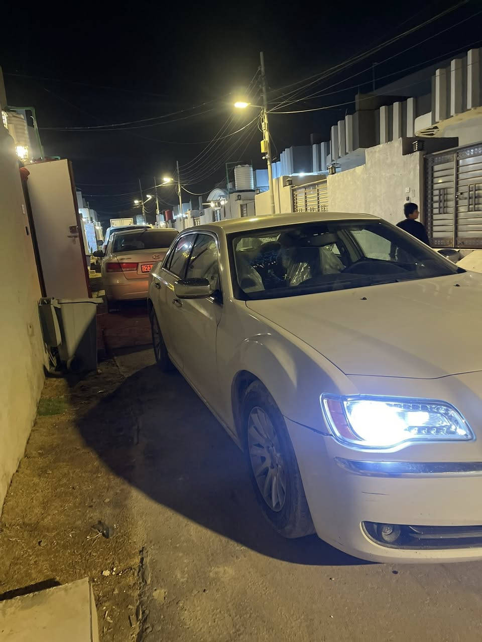 سلام عليكم أوباما موديل2014/ سياره أدوات مكصوصه جنطه متومه سياره جاهزه مكينه وحداديه خيرمن اللّٰه طخم تاير وكير وتبريد مكان سياره بصره رقم /***********)السعر50وبيهه مجال
