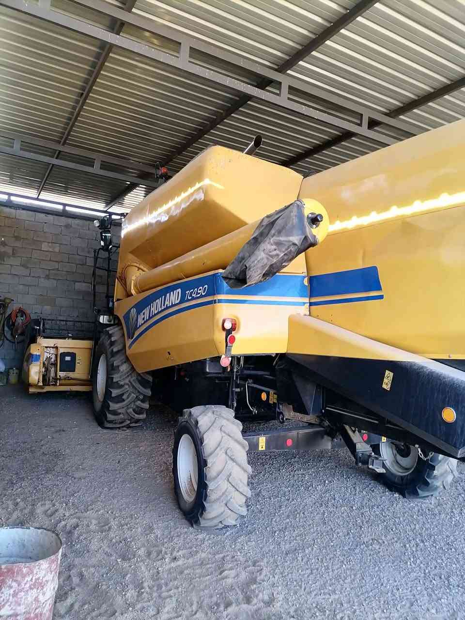 بۆفرۆشتن
دەراسە دۆلفین 
مۆدیل 2015
فولمواسەفات بەس لحابنیە
تەبلا 15
4بەلەمە
شوێن زرارەتی
رەقەمی خاوەنی حەرەبی كوردی
***********
