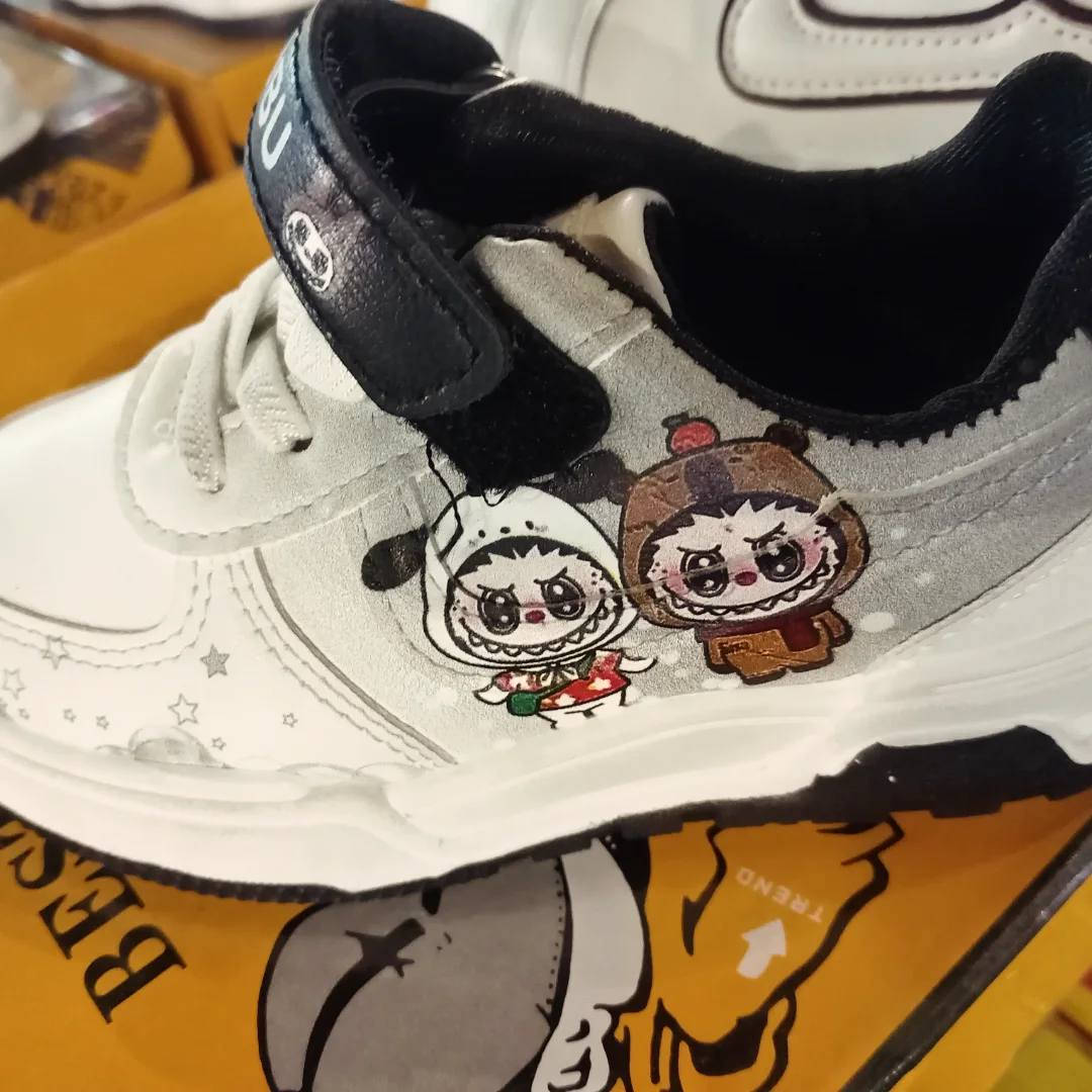 #متاح احذيه بناتي ولادي طفل طفله سعر القطعه 8 الف التوصيل داخل ميسان الف دينار التواصل ***********
