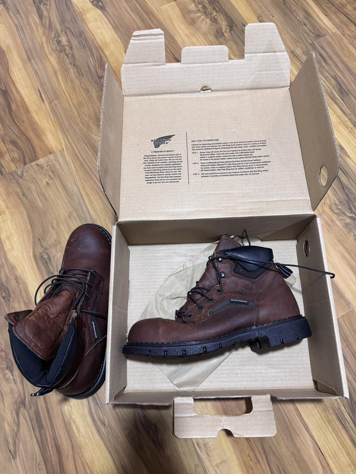 Safety Shoes & Safety Jacket - Red Wings
New not used due to large size
For sale 125$
Erbil Eoya Tower
Mobile & WhatsApp / 0750 156 5702
